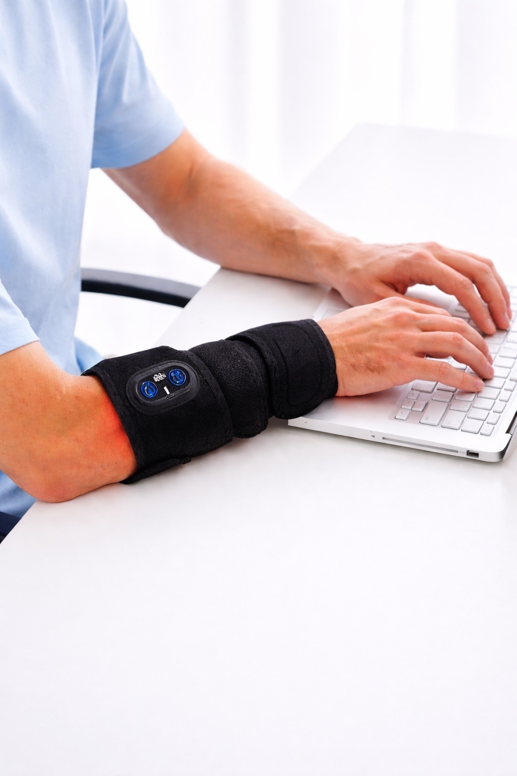 FlexThera Pro™ – רצועה רב-אזורית מתקדמת להקלה בכאבים, התאוששות ושיקום מפרקים